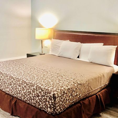 Montgomery Inn & Suites מראה חיצוני תמונה