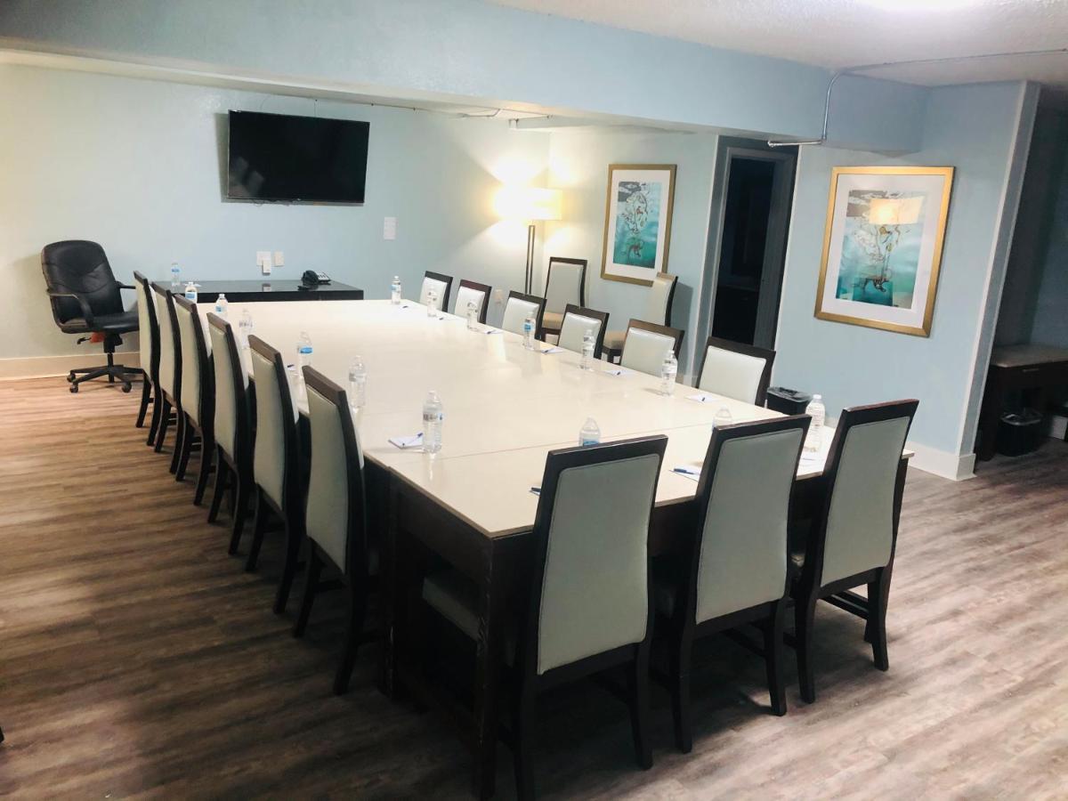 Montgomery Inn & Suites מראה חיצוני תמונה