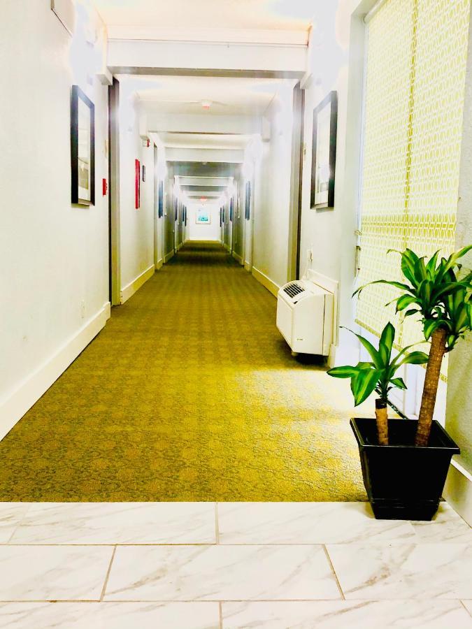 Montgomery Inn & Suites מראה חיצוני תמונה