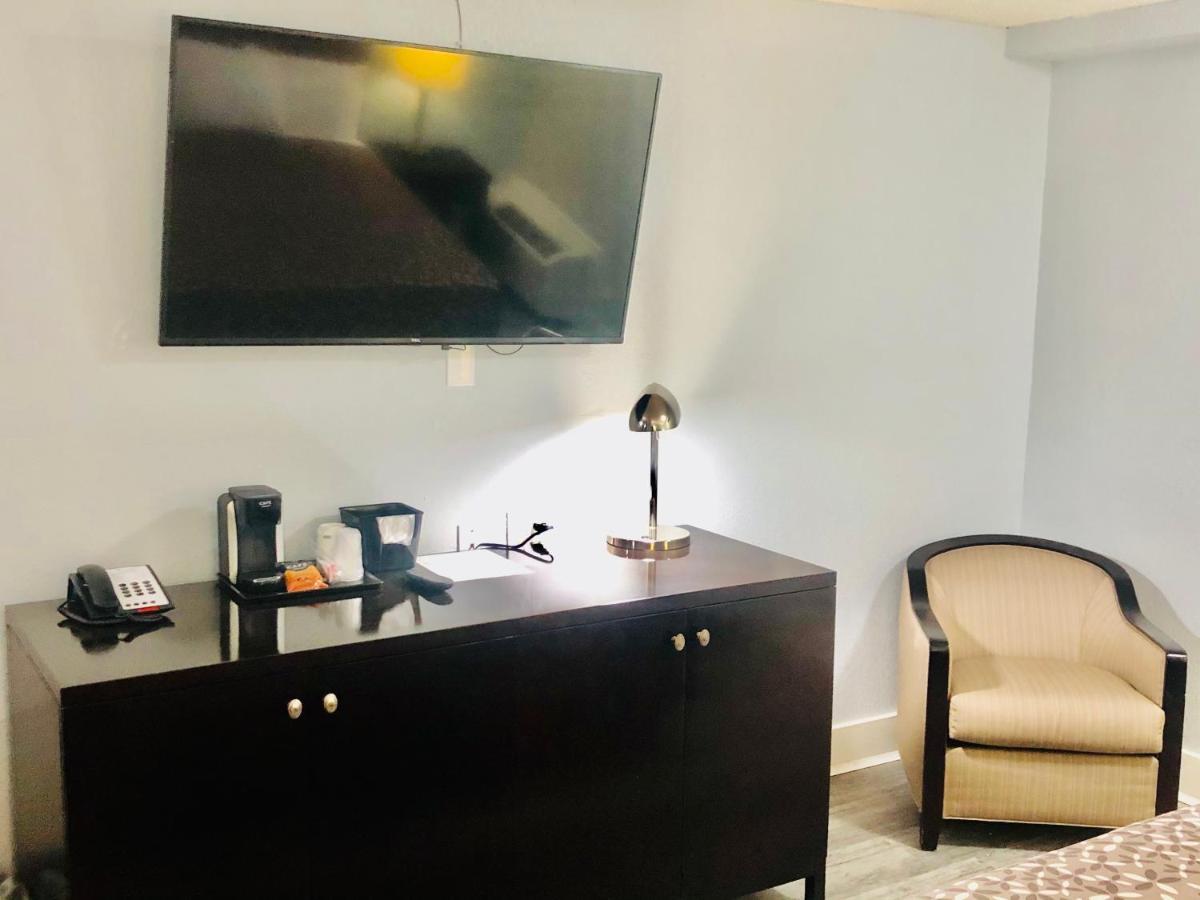 Montgomery Inn & Suites מראה חיצוני תמונה