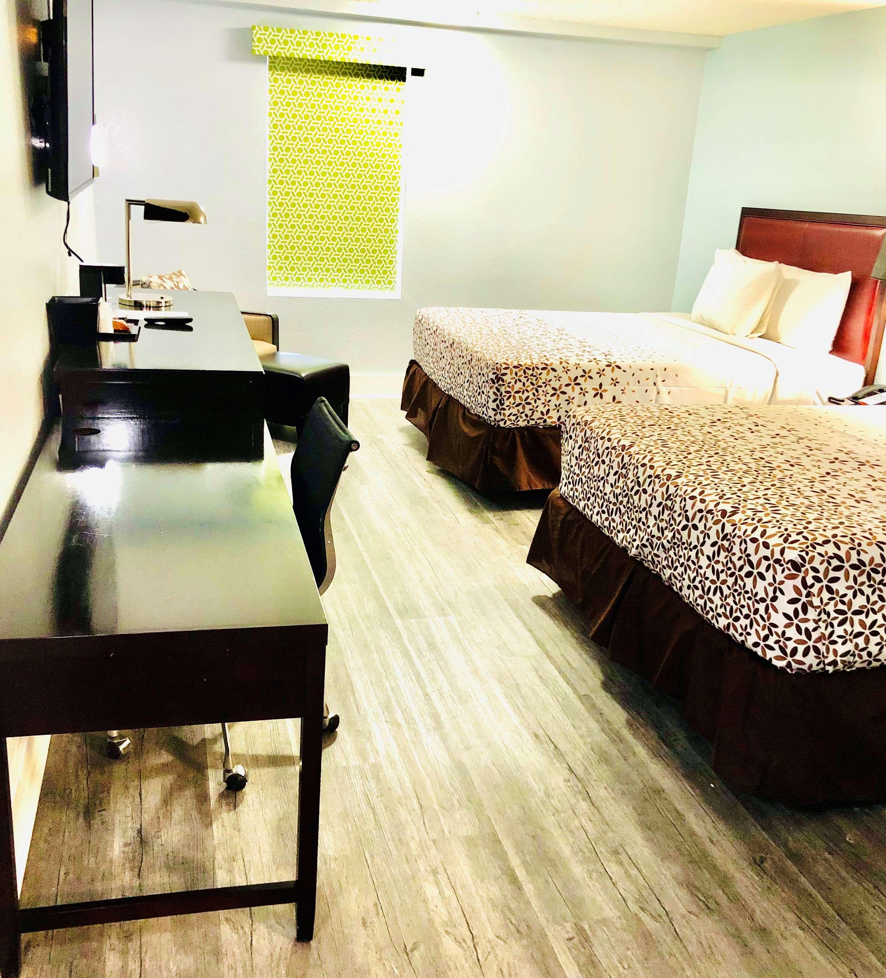 Montgomery Inn & Suites מראה חיצוני תמונה