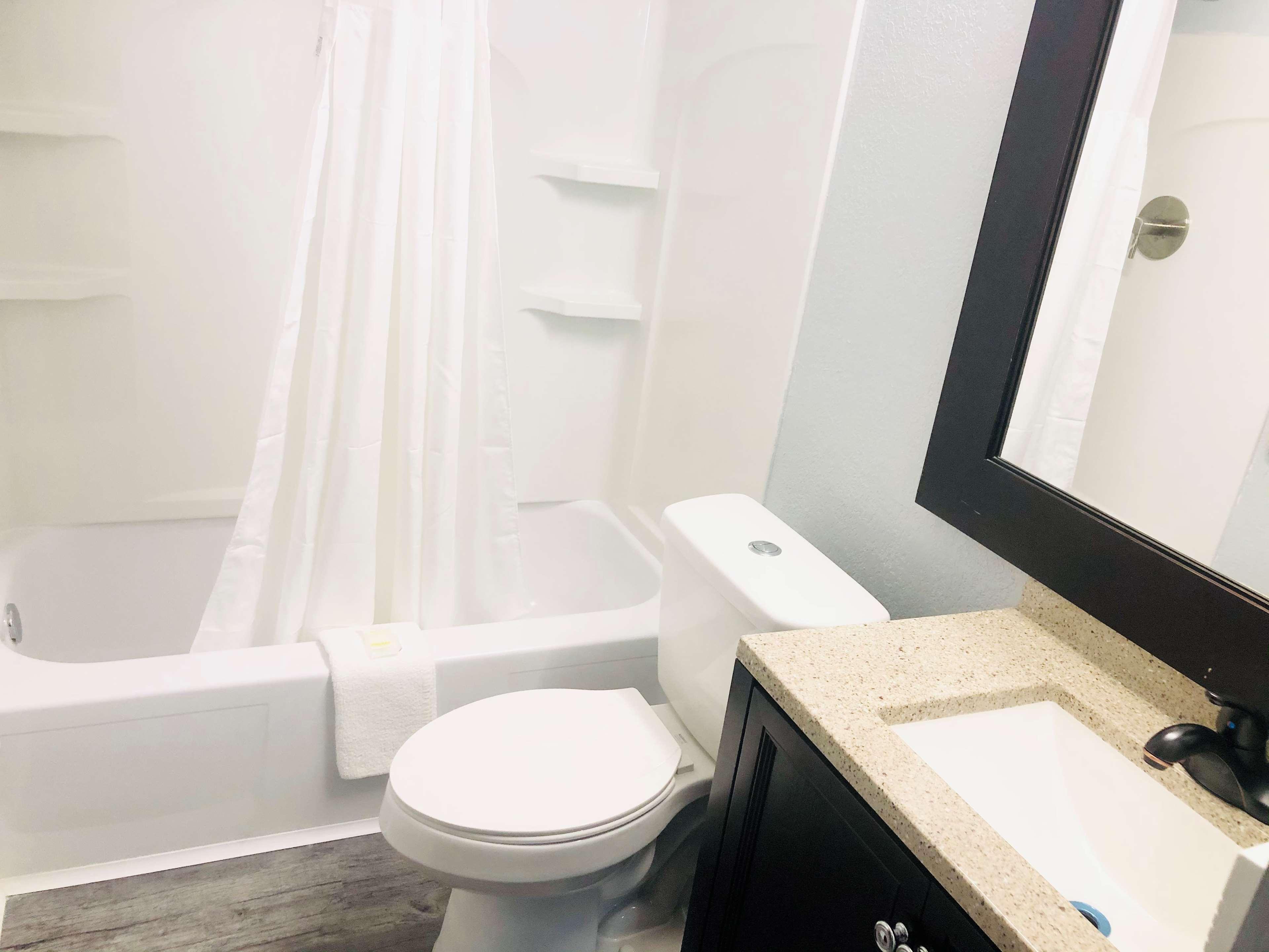 Montgomery Inn & Suites מראה חיצוני תמונה