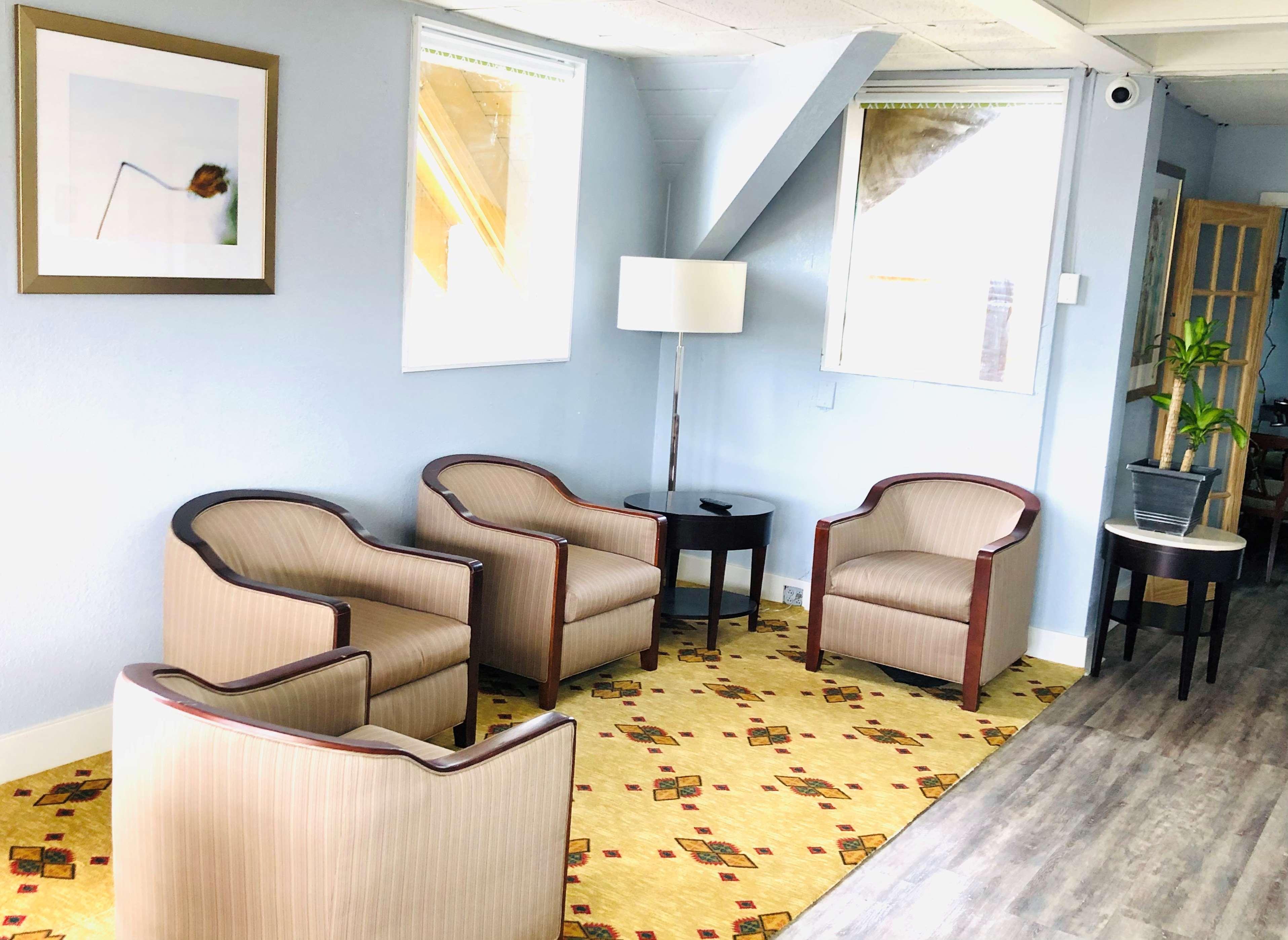 Montgomery Inn & Suites מראה חיצוני תמונה