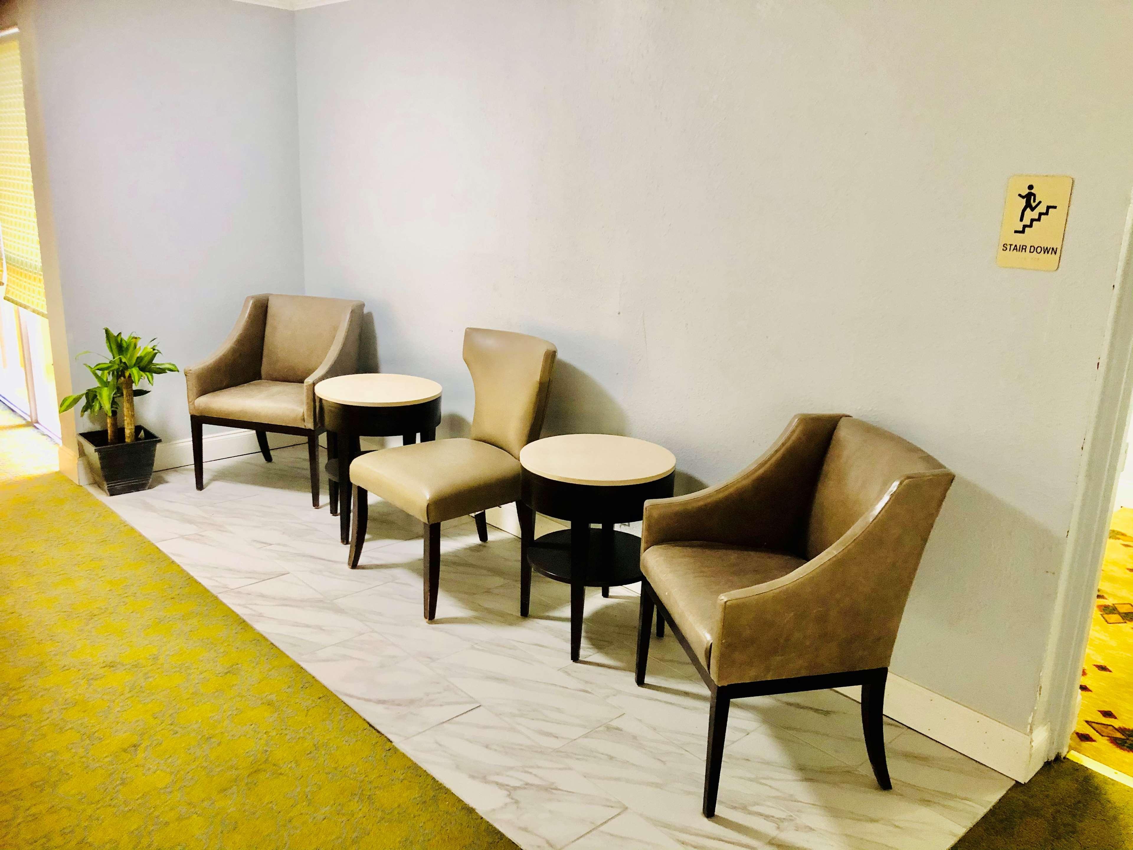 Montgomery Inn & Suites מראה חיצוני תמונה